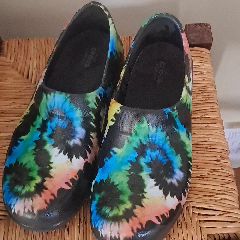 Tie Dye Crocs Clogs Like New condition women's size 7 - Picture 2 of 10